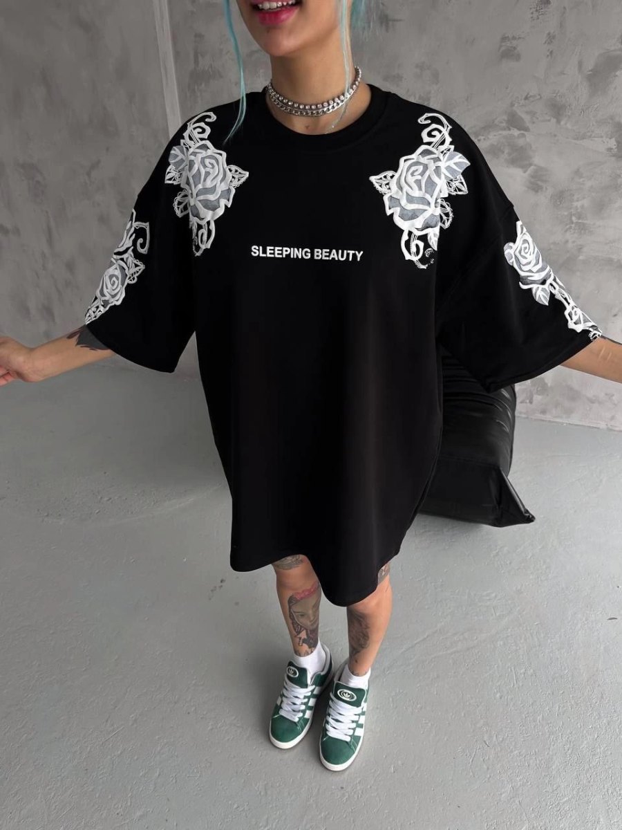 Kadın Kısa Kol Bisiklet Yaka Flok Kabartma Gül Baskılı Oversize T-Shirt - Siyah