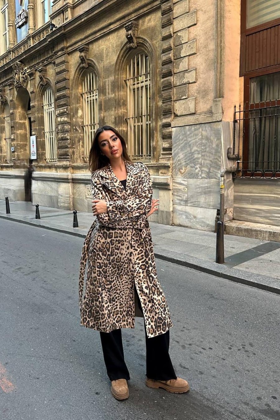 Leopar Ön Ve Arkası Pelerinli Kaban - Yeni Sezon