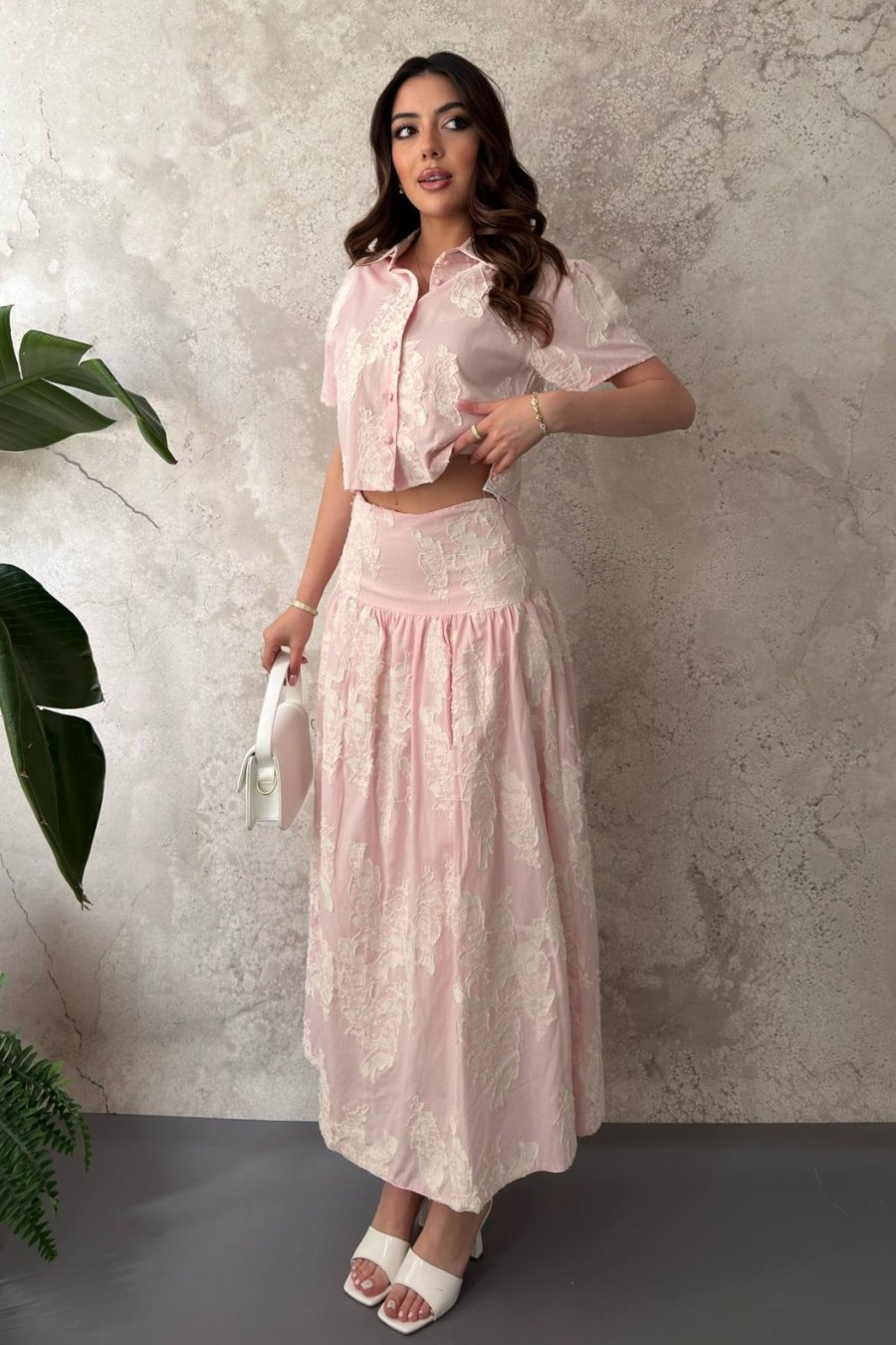 Pembe Gömlek Ve Korsajlı Etek Takım - Yeni Sezon